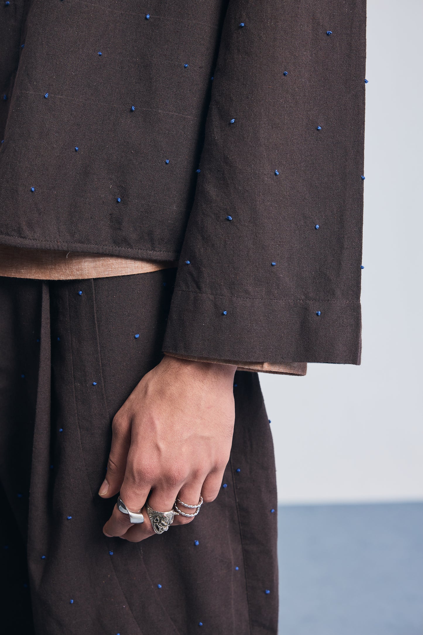 Knots Shirt – Brown Noise
